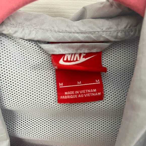 Women’s Nike windbreaker white/silver-grey - Picture 3 of 4